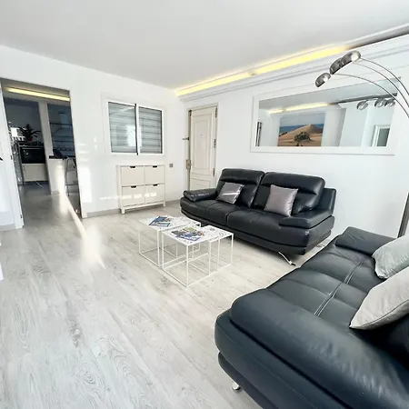 Cary's Apartment *